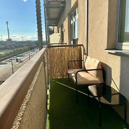 Apartment Ceskomoravska - O2 Arena Prag Eksteriør billede